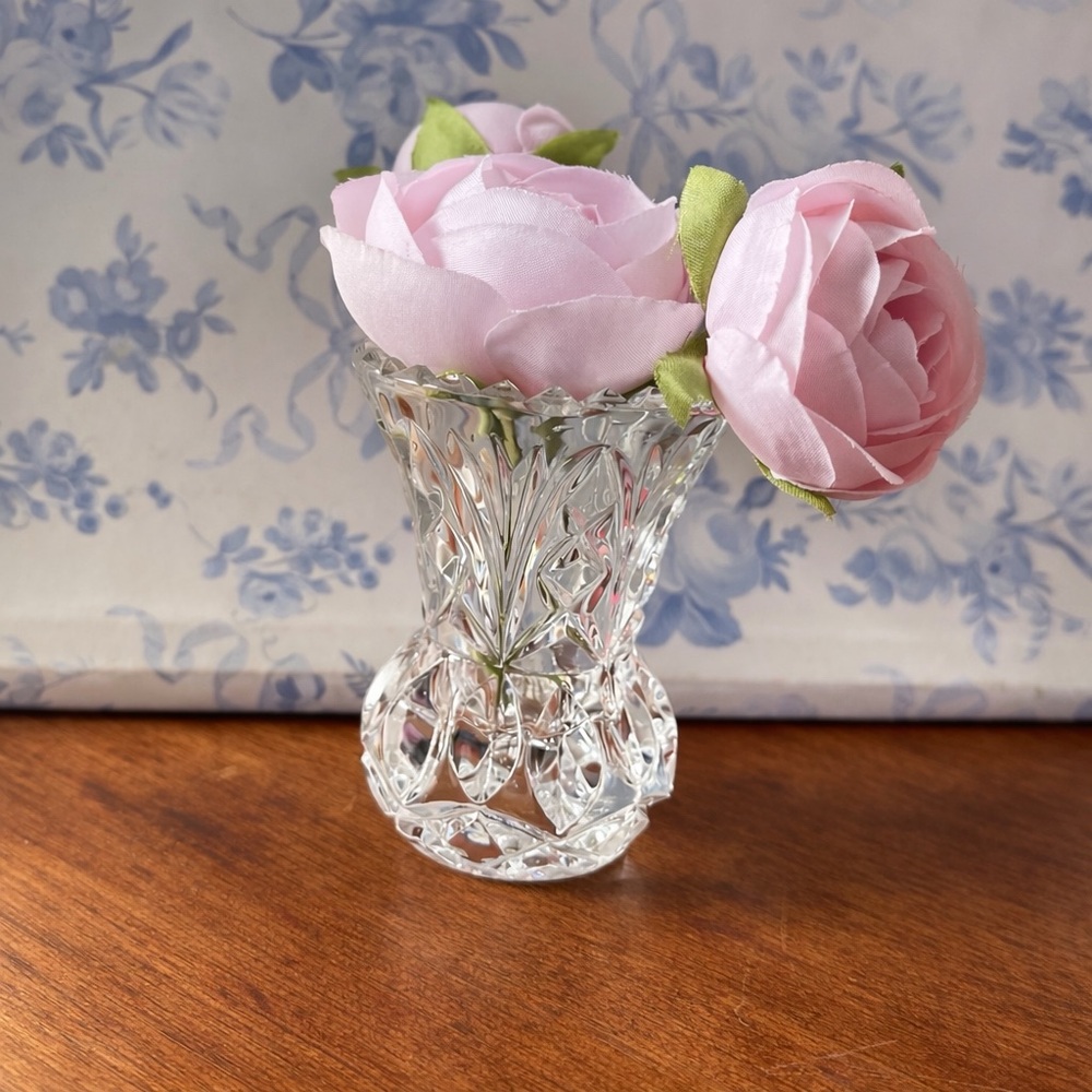 Cut Crystal Bud Vase Starburst Base Sawtooth Rim Toothpick Holder Vtg Cottage 3"
